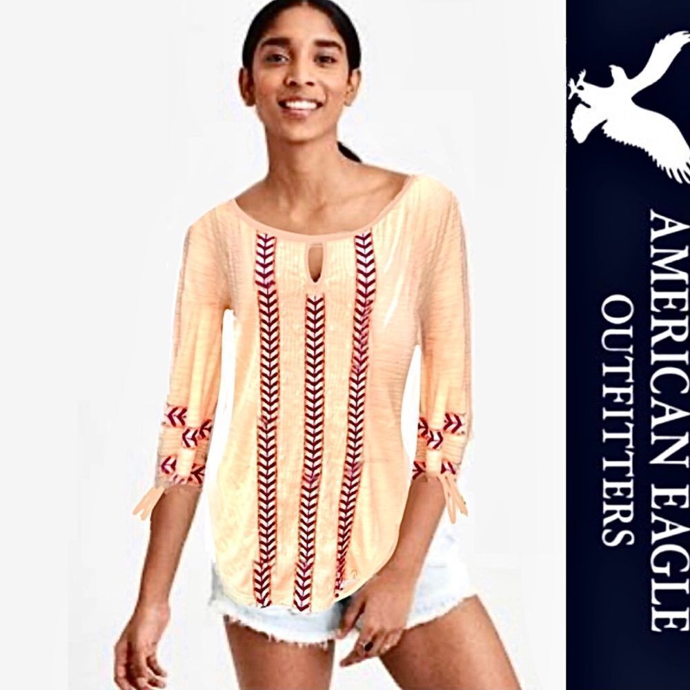 American Eagle Tribal Embroidered 3/4 Sleeve Top